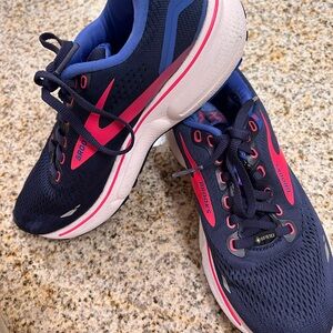 Brooks Navy and Pink Running Shoes Ghost 15 Go Re Tex (rain resistant)